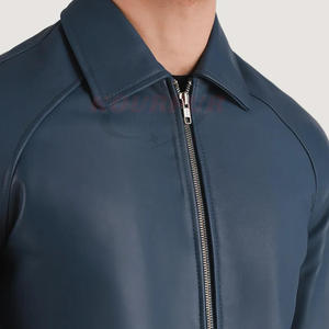 Chaqueta de cuero para hombre recién llegada, estilo con cremallera y bolsillos, moderna, elegante y cómoda, a precio de mayoreo. - Product Image 3