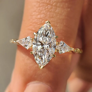 Anillo de Moissanita con Corte Marquesa y Diseño Floral, Plata de Ley 925 con Baño de Rodio, para Compromiso, Boda, Aniversario, Lujoso para Mujer - Product Image 1