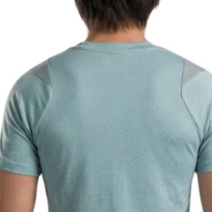 เสื้อยืดกีฬาผู้ชายสีฟ้าไอซ์บลู แห้งเร็ว ระบายอากาศได้ดี น้ำหนักเบา เหมาะสำหรับวิ่ง ออกกำลังกาย ฟิตเนส เทรนนิ่ง แอคทีฟแวร์ เสื้อยืดกีฬา - Product Image 5