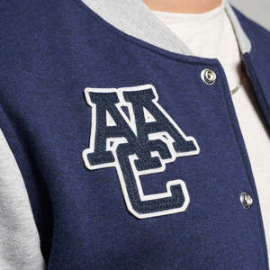 Vestes de baseball en chenille de laine avec logo personnalisé, broderie, manches en cuir vintage, col montant, veste varsity d'hiver pour hommes - Product Image 3