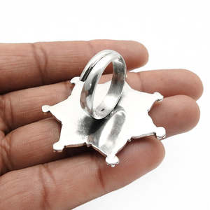 แหวนดอกไม้พลอยออนิกซ์สีเขียวธรรมชาติ เครื่องประดับเงินแท้ 925 สำหรับเทศกาลหรือทุกโอกาส เครื่องประดับโบฮีเมียนสุดหรู - Product Image 4