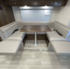 Autocaravana de Lujo Grande 2025 para Camping, Viajes, Remolques, Caravanas, Casas Rodantes, Camionetas Camper con Funciones de Aire Acondicionado - Product Image 6