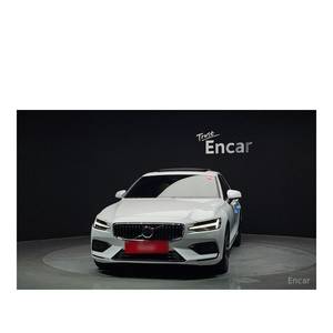 Volvo S60 B5 Ultimate 2024 con Caja de Cambios Automática, Asientos de Cuero, Cámara Trasera, Volante a la Izquierda - 10,740 km, Color Brillante - Product Image 3