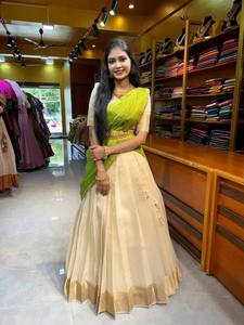 Lehenga Choli Royal Flora Designer Blossom Trail en soie enchantée, tissu respirant en soie, tenue traditionnelle parfaite. - Product Image 6