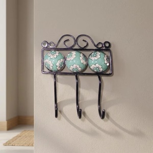 Crochet mural vintage avec 3 crochets, carreaux de céramique floraux, auto-adhésif, multifonction, design antirouille pour le rangement des vêtements - Product Image 1