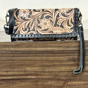 Pochette bandoulière en cuir véritable fait main et gravé à la main, porte-cartes organisateur en cuir de vache véritable, sacoche de style western pour femme - Product Image 5