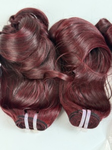 Perruque Bob sans colle en cheveux humains vierges vietnamiens bouclés de luxe Anh Hair - Couleur Bourgogne - Product Image 4