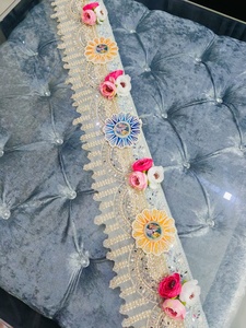 Sublimez votre entrée avec un toran floral suspendu, richement orné de perles et d'élégants accents de perles, idéal pour la décoration de la maison, des fêtes et des mariages. - Product Image 3