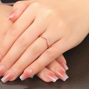 Bague en or rose plaqué diamant pour femme, style classique de mariage - Product Image 2