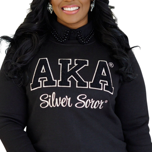 Sweat-shirt en chenille AKA Silver Soror pour femmes, sweat-shirt à col rond de qualité supérieure avec lettres grecques brodées - Product Image 3