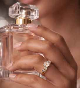 แหวนเงินแท้ 925 ประดับเพทายรูปดอกไม้ ชุบทอง 14K ประดับโอปอล คริสตัลรูปดอกไม้ ดีไซน์เรียบหรู ปรับขนาดได้ ของขวัญสำหรับเธอ - Product Image 3