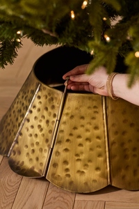 Aluminum Vintage Heavy Duty Large Outdoor Christmas <b>Tree</b> <b>Stand</b> with Scalloped Design - Product Image 3