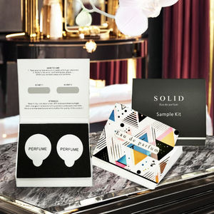 Échantillon solide naturel à base d'huile de parfum avec parfums personnalisés, idéal pour les entreprises de parfumerie en gros - Product Image 1