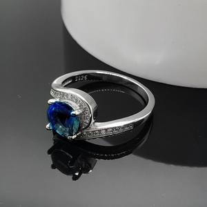 แหวนเงินแท้ประดับไพลินสีน้ำเงินสดใส สำหรับหมั้น แต่งงาน หรือเป็นของขวัญวันเกิด/วันครบรอบ สำหรับผู้หญิง - Product Image 4