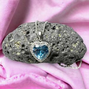 Colgante de Corazón de Topacio Azul Hielo Hecho a Mano, Chapado en Oro de 18K sobre Plata de Ley, Piedra de Nacimiento de Diciembre, Joyería de Gema, Regalo para Mujer - Product Image 5