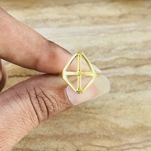 Anillo Geométrico de Diseño Único con Forma de Rombo, Anillos Minimalistas de Latón para Mujer, Chapado en Oro de 18k, Joyería con Forma de Diamante, Venta al Por Mayor/OEM/ODM - Product Image 2