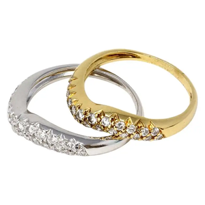 Bague en or jaune 14K/18K avec diamant de laboratoire, style vague, alliance incurvée, bijoux empilables pour mariage - Product Image 3