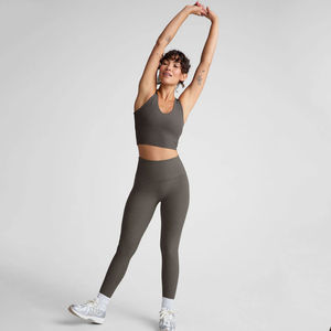 Ensemble 2 pièces pour femme OEM gris chiné personnalisé, avec leggings mi-longs taille haute sans couture apparente et ceinture croisée, nouveau modèle - Product Image 1