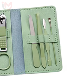 Ensemble de soins de manucure et pédicure de luxe 7-en-1, coupe-ongles, lime à ongles, ciseaux en acier au carbone avec étui en PU - Product Image 4