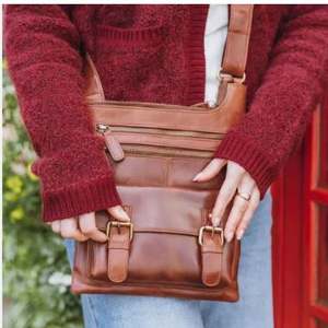 Sac fourre-tout élégant en cuir pour femme, idéal pour le bureau, le travail, ou une utilisation quotidienne décontractée, disponible en gros auprès du fournisseur. - Product Image 5