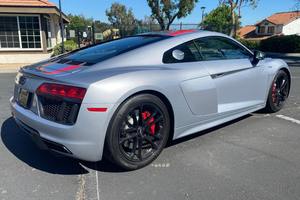 รถยนต์<span class=keywords><strong>มือสอง</strong></span>ที่เชื่อถือได้ ปี 2018 <span class=keywords><strong>Audi</strong></span> <span class=keywords><strong>R8</strong></span> V10 Coupe RWS 532 แรงม้า V10 - Product Image 4