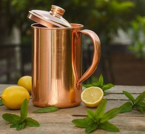 Ensemble de carafes en cuivre pour la restauration haut de gamme, service d'eau décoratif, ensemble métallique avec verres, durable, réutilisable, pour le service à table. - Product Image 2