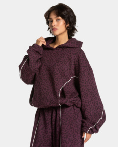 Ensemble de survêtement streetwear oversize pour femme en coton 100% avec capuche, délavage acide, imprimé léopard, écologique et passepoil contrastant - Product Image 2