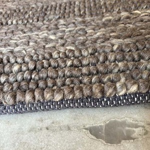Tapis en laine épaisse tissé à la main - Décoration scandinave tressée, tapis de salon, tapis chic pour chambre à coucher - Product Image 2
