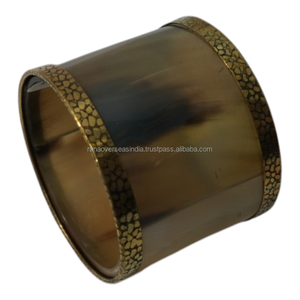 Brazalete de Diseño en Latón y Cuerno, Hecho a Mano, Ancho, Estilo Tribal, Joyería Elegante para Mujer, Regalo - Product Image 2