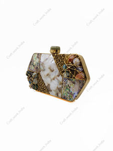 Pochette de soirée de luxe indienne en nacre avec incrustation de pierres précieuses et cadre en laiton fait main, sac de déclaration pour mariage et fête - Product Image 3