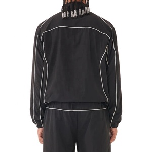 2024 logotipo personalizado Streetwear tela tejida tubería blanca bolsillos con cremallera 2 piezas conjunto chándales rompevientos para hombre - Product Image 4