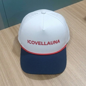 Gorra de Golf de Marca Privada de 5 Paneles con Paneles Perforados con Corte Láser y Logotipo Bordado OEM ODM MOQ Bajo Ajustable Personalizable - Product Image 2