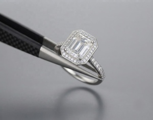 Bague de fiançailles vintage en or massif 14 carats avec diamant de laboratoire taille émeraude certifié IGI 2 carats, pavé, cadeau de mariage, bijou raffiné - Product Image 4