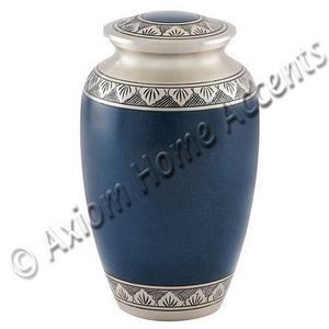 Urna conmemorativa de latón con detalles artesanales y superficie pulida para un legado duradero de Axiom Home Accents - Product Image 1