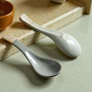 Cuillères à soupe ramen en porcelaine bleue dégradée, couleur personnalisée, style classique japonais, cuillère asiatique pour nouilles, design classique par UO - Product Image 3