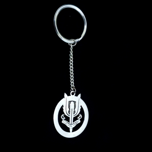 Bindi Jewels - Llavero Personalizado Rectangular de Plata de Ley 925 con Foto Digital, Diseño Floral en Relieve, Colgante de Metal Impermeable a la Moda - Product Image 1