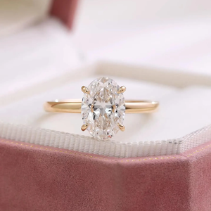 แหวนหมั้นมอยซาไนต์ทรงรี, แหวนทองคำ 14K แบบโซลิแทร์, แหวนแต่งงานเรียบหรูสำหรับผู้หญิง, แหวนสัญญาแบบเรียบง่าย - Product Image 1