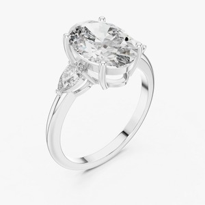 แหวนหมั้นเพชรทรงรี 3.50 กะรัต ทอง 14K เพชรเลี้ยงในห้องปฏิบัติการ ประดับเพชรทรงหยดน้ำด้านข้างสามเม็ด - Product Image 6