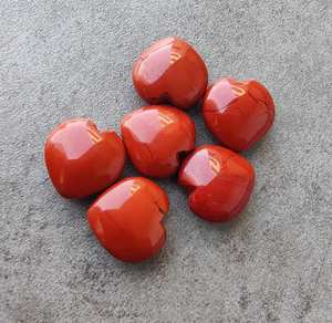 พลอยแจสเปอร์สีแดงธรรมชาติ รูปหัวใจ ทรงบริโอเลต คาโบชอง คุณภาพเกรดสำหรับทำเครื่องประดับ พลอยหลวม - Product Image 5