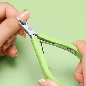 Cortacutículas de Alta Precisión, Herramienta para Cortar Uñas con Mandíbula Afilada, Agarre Ergonómico, Instrumento Profesional para el Cuidado de la Belleza, Alta Calidad - Product Image 4