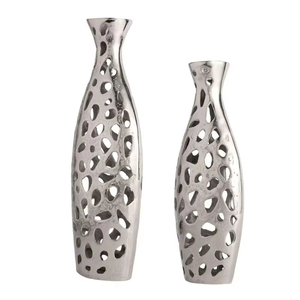 Ensemble de vases modernes en aluminium argenté ajouré, fait main, en métal perforé, pour décoration florale, centre de table décoratif pour hôtel et maison - Product Image 1