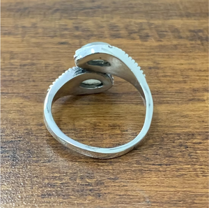 Anillo de Plata de Ley 925 con Doble Piedra Lunar de Alta Calidad y Marco Texturizado - Colección de Diseño Artesanal de JAIPUR SILVER - Product Image 4