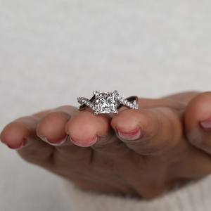Bague en argent 925 véritable pour femme, avec moissanite taille princesse et motif vague torsadée, cadeau charmant pour anniversaire, pour partenaire - Product Image 2