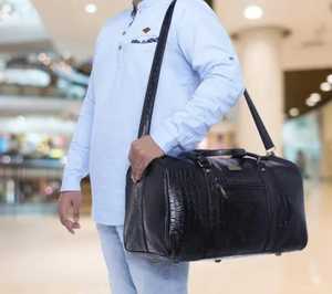 Bolsa de Viaje de Cuero PU con Estampado de Cocodrilo en Forma de Barril, Correa Extraíble, Gran Capacidad, Diseño Moderno, Cierre de Cremallera - Product Image 3