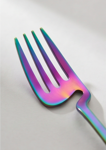 Ensemble de couverts à manche violet brillant, vaisselle unique en acier inoxydable, articles de table élégants pour la salle à manger moderne, la cuisine et les événements spéciaux - Product Image 2