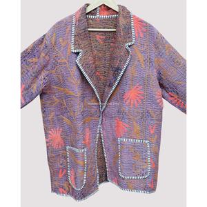 Chaqueta de algodón reversible acolchada Kantha morada para mujer, con bordado floral, cuello mandarín y manga tres cuartos, abrigo de invierno - Product Image 2