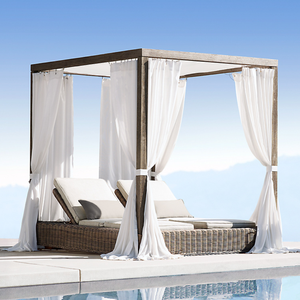 Lit de repos d'extérieur en teck de qualité supérieure, tressé à la main en rotin, double chaise longue avec rideaux, mobilier personnalisé pour hôtels, villas et complexes hôteliers - Product Image 6