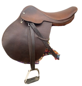 Silla de Montar Inglesa Profesional de Cuero Genuino Premium Hecha a Mano, Cómoda y Duradera para Equitación - Product Image 2