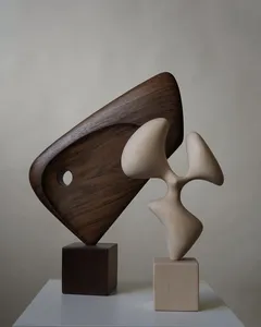 Sculpture décorative moderne en bois, pièce maîtresse pour salon ou bureau, réalisée par des artisans comme objet d'art pour la décoration intérieure. - Product Image 5