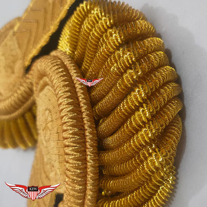 Epaulettes de Hombro Metálicas Doradas KEW con Flecos, Diseño Vintage de Lujo, Acabado Bordado Ecológico y Duradero - Product Image 3
